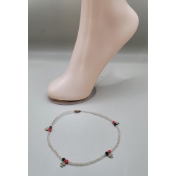 Chevillière artisanale en perles – Bijou de cheville été | Atelier d’Assi