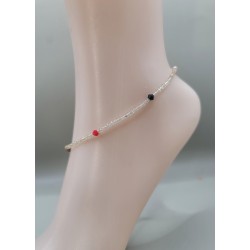 Chevillière artisanale en perles – Bijou de cheville été | Atelier d’Assi