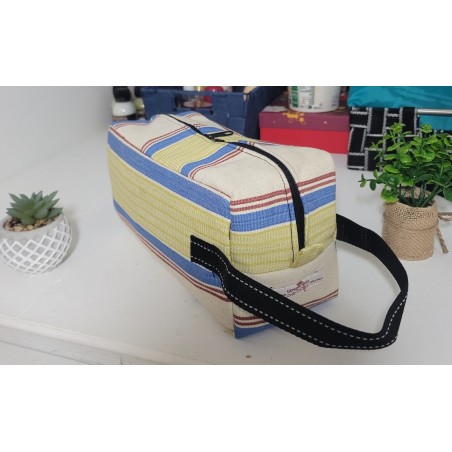 Trousse de toilette artisanale en tissu guinéen | Accessoire fait main