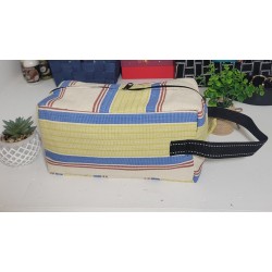 Trousse de toilette artisanale en tissu guinéen | Accessoire fait main