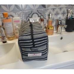 Trousse de toilette artisanale en tissu guinéen | Accessoire fait main