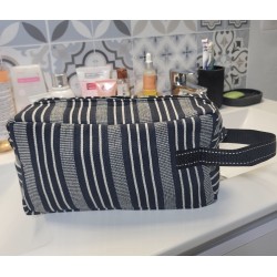 Trousse de toilette artisanale en tissu guinéen | Accessoire fait main