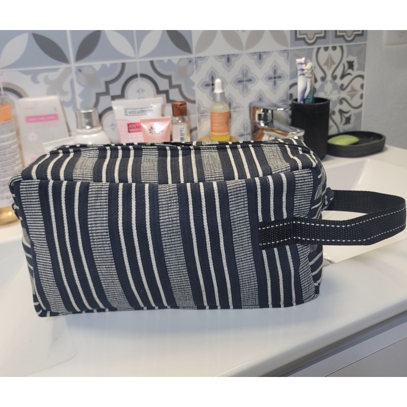Trousse de toilette artisanale en tissu guinéen | Accessoire fait main