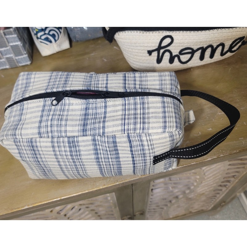 Trousse de toilette artisanale en tissu guinéen | Accessoire fait main