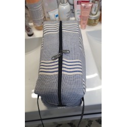 Trousse de toilette artisanale en tissu guinéen | Accessoire fait main