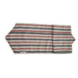 Chemin de table artisanal écru noir rouge en coton tissé main de Guinée. Une décoration ethnique chic élégante et durable.