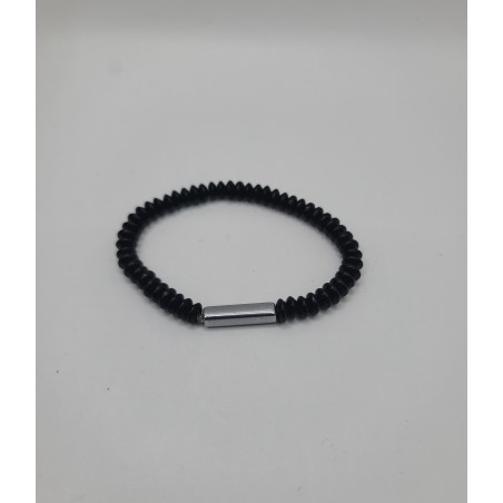 Bracelet noir spiralé avec anneau métal argenté. Bijou moderne, minimaliste et masculin en acier inoxydable.