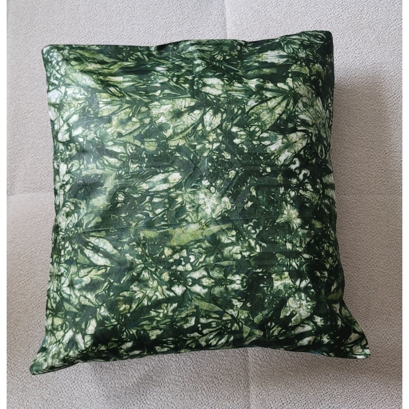 Housse de coussin Kindini vert batik – L’Atelier D’Assi
