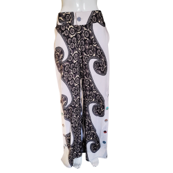 White Floral Wide-Leg Pants – Decorative Buttons | Atelier D’Assi