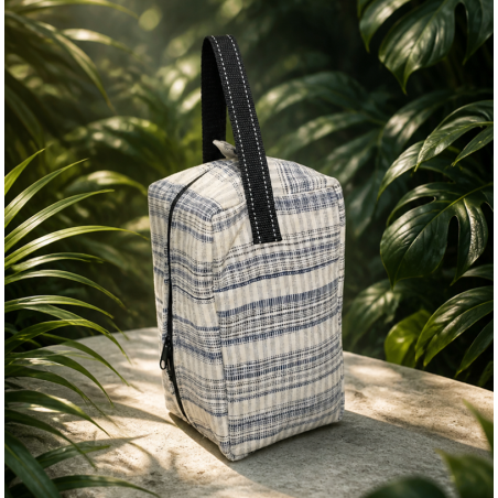 Trousse de toilette artisanale en tissu guinéen | Accessoire fait main