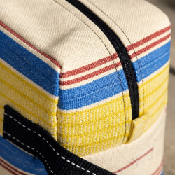 Trousse de toilette artisanale en tissu guinéen | Accessoire fait main